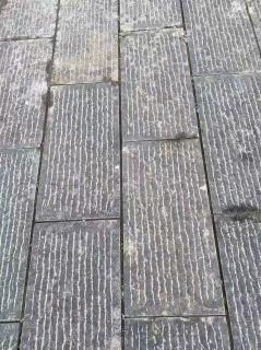地鋪石